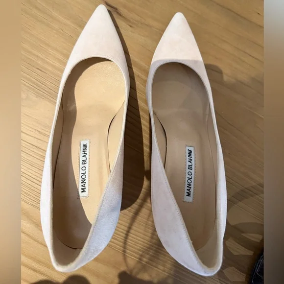 Manolo pale pink suede pumps size 39 - Picture 3 of 5